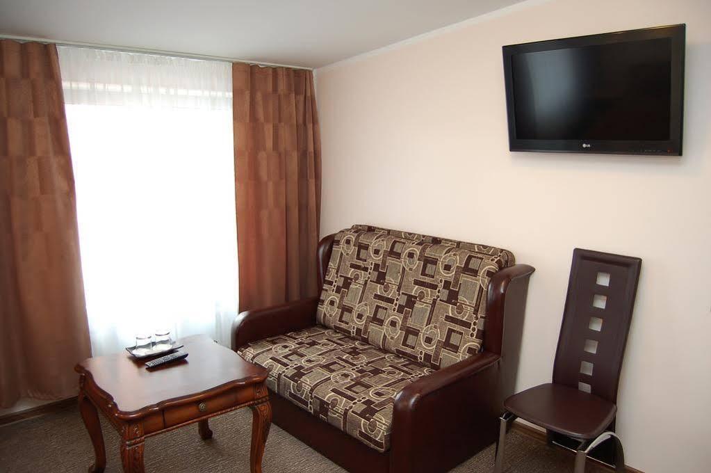 Aleksandri Hotel ตาร์ตู ภายนอก รูปภาพ