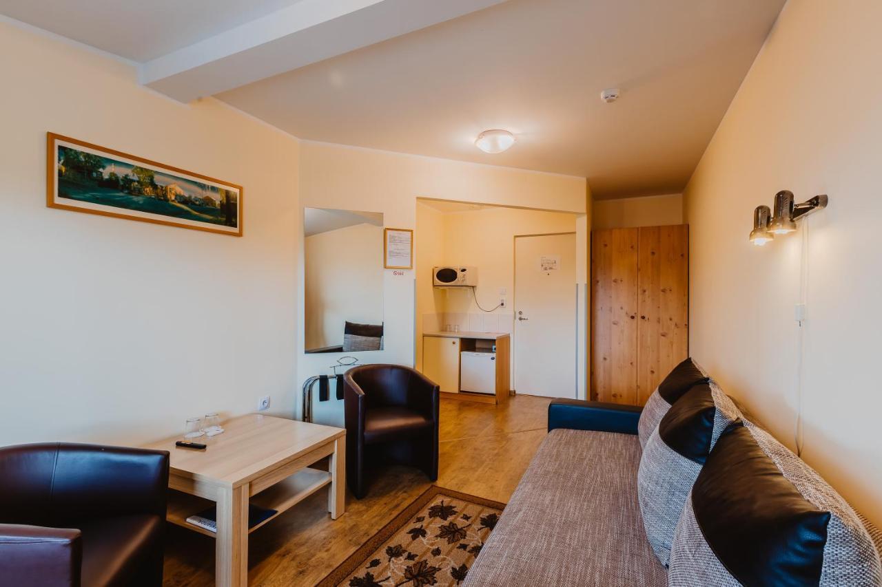 Aleksandri Hotel ตาร์ตู ภายนอก รูปภาพ