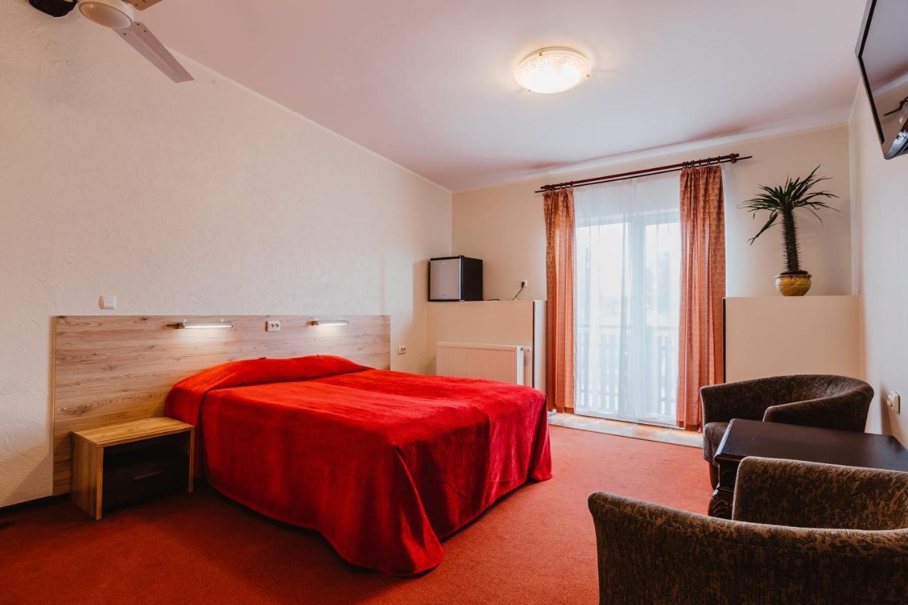 Aleksandri Hotel ตาร์ตู ภายนอก รูปภาพ